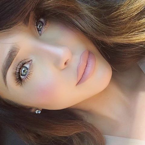 7 Tips on Achieving a Natural Glow Through Highlighting