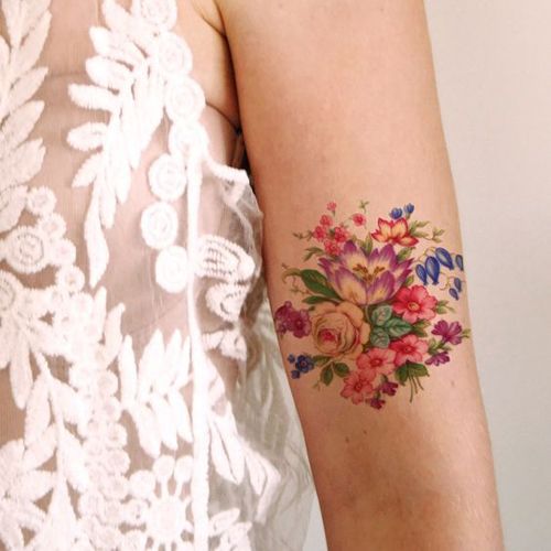 50 Small  Delicate Floral Tattoo Information  Ideas  Brighter Craft 