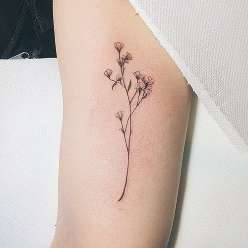 minimalist flower tattoo ideas