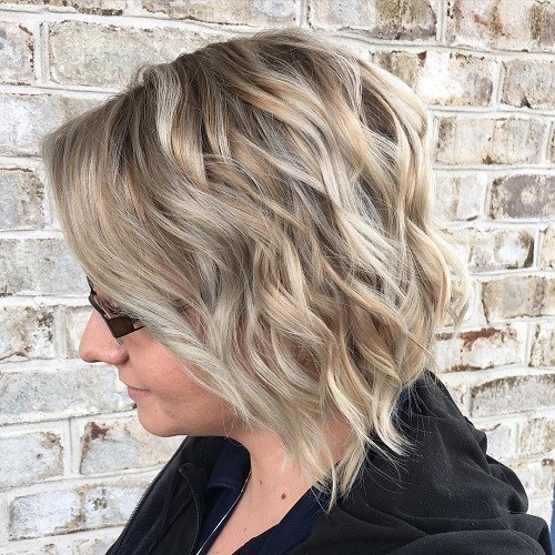 20 Stylish Wavy Bobs for Girls