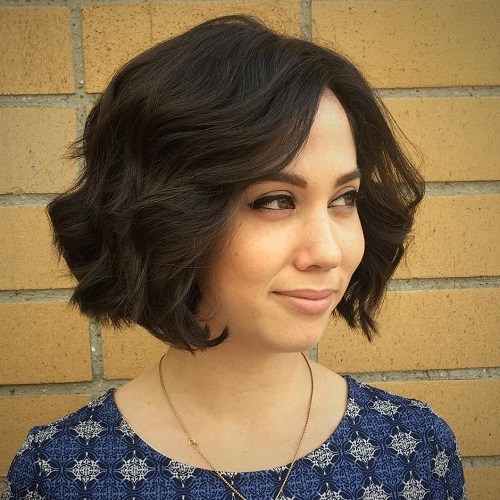 20 Stylish Wavy Bobs for Girls