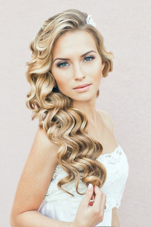 20 Wedding Hairstyles for Curly Hair