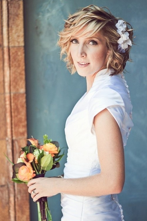 22 Beautiful Wedding Hairstyles for Curly Hair - Styles Weekly