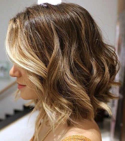 22 Mid-length Hairstyles for Fall