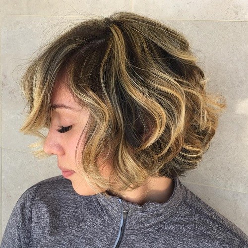 23 Naturally Curly Bob Haircut and Hairstyle Ideas to Try in 2022