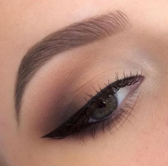 7 Tips on How to Use Brow Stencils