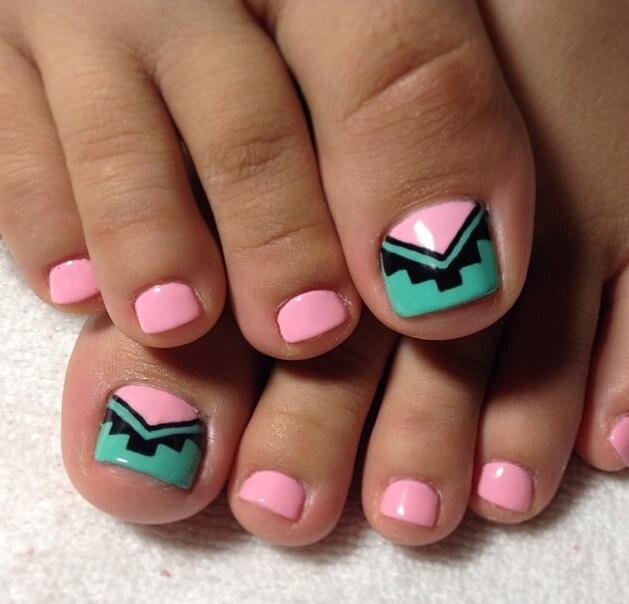 Cute Tribal Toenail art idea