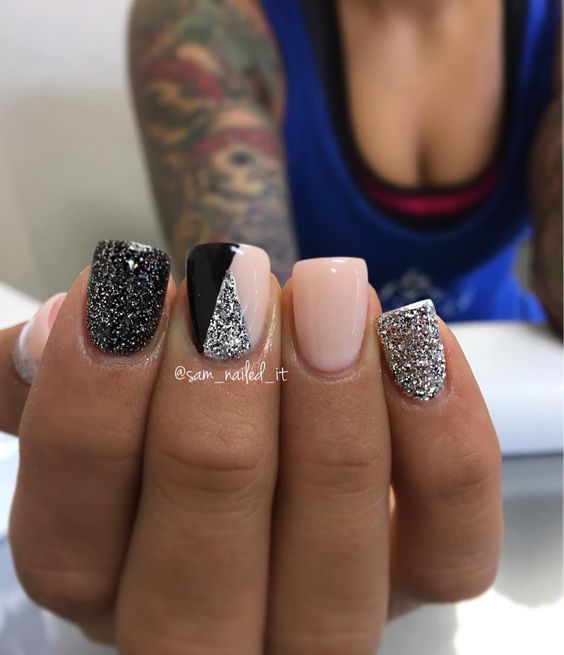 27 Almond Nails Designs to Try Now | Glamour