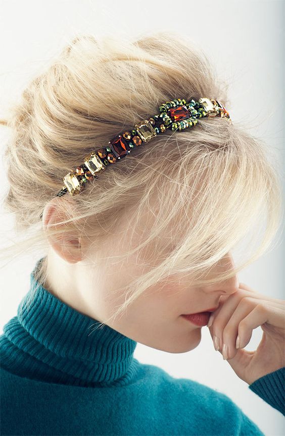 10 Gorgeous Hair Accessories Inspiration Looks - Styles Weekly