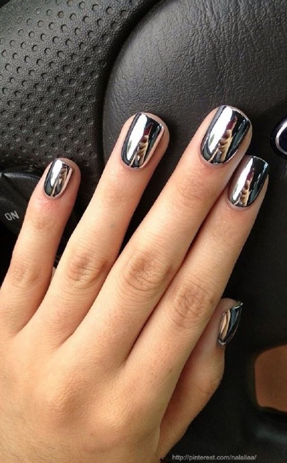 Chrome Manicure 2024 - Jean Robbie