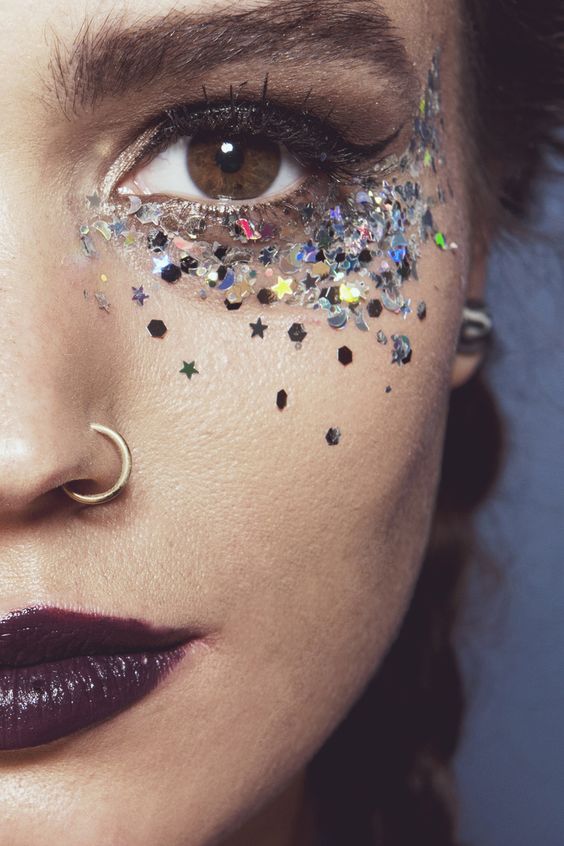 10 Glam and Glittery Makeup Looks