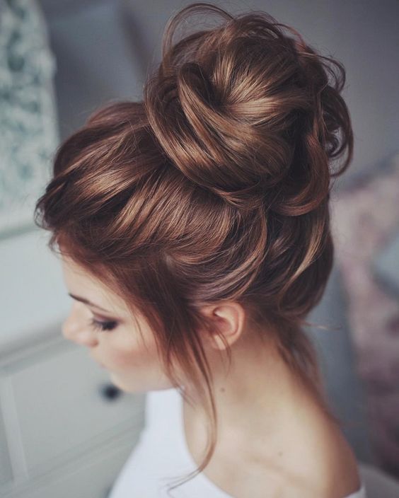 10 Wonderful Messy Bun Hairstyles