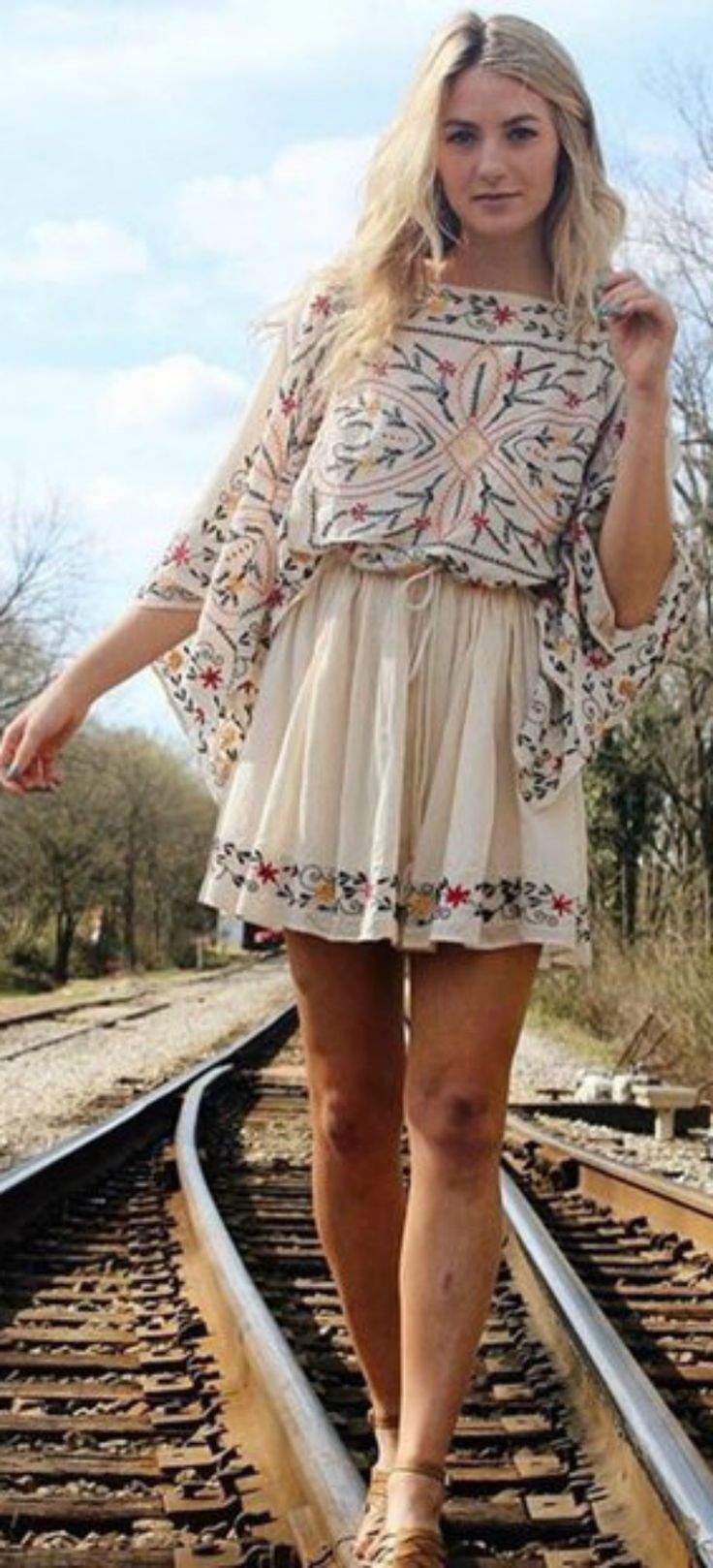 50 Boho Fashion Styles for Spring/Summer 2024 - Bohemian Chic Outfit