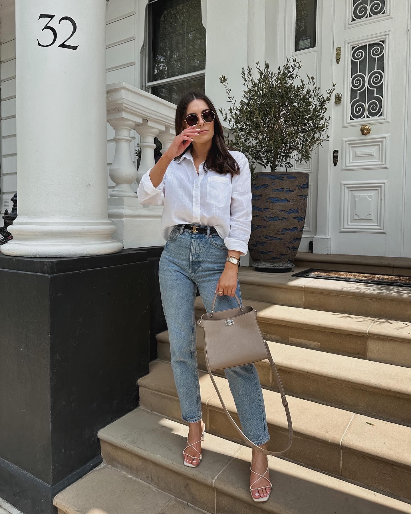 The Timeless Charm of Mom Jeans: Igniting Fashion Passion - Styles